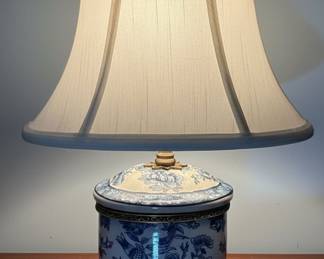 Blue and White Porcelain Chinoiserie Table Lamp with Floral and Bird Motif on Ornate Metal Base