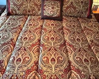 J. Queen New York King Size Calistoga Comforter Set