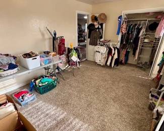 WOMANS PURSES, BAGS, SCARFS, CLOTHING, HATS & SPORTS SHIRTS