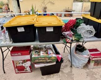 LOTS OF CHRISTMAN ITEMS (BETTER PICTURES TO COME!)