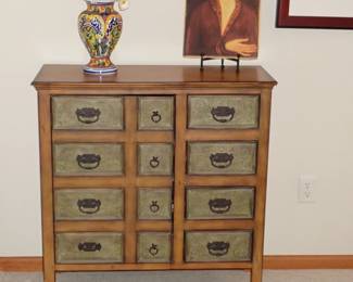 DOOR & DRAWERS STORAGE