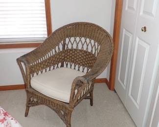 WICKER CHAIR