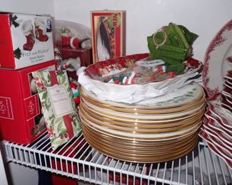 LARGE VARIETY OF DECOR