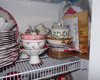 LARGE VARIETY OF DECOR