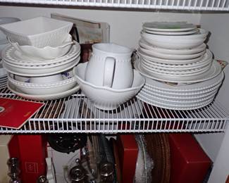 LARGE VARIETY OF DECOR