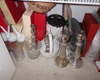 LARGE VARIETY OF DECOR