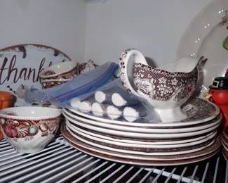 LARGE VARIETY OF DECOR