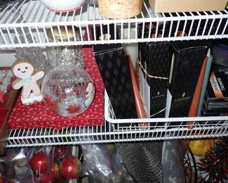 LARGE VARIETY OF DECOR