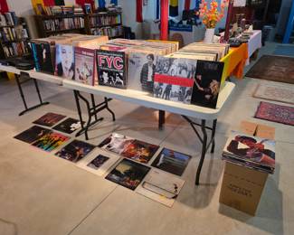 Vintage 33 record albums. 70s 80s Alternative, pop, country. 