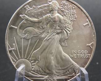 Lot 264. 1998 American Silver Eagle with one ounce of .999 Silver