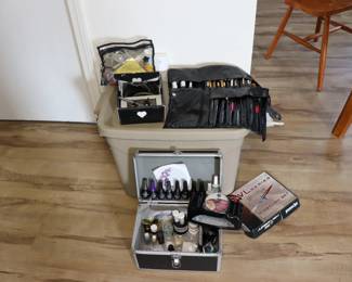 Cosmetology Fingernail Supplies