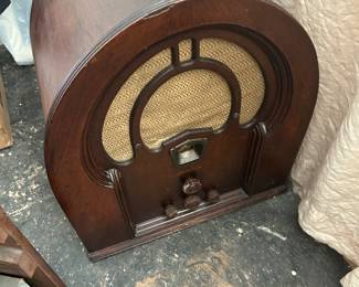 Tube radio