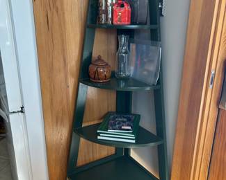 Corner shelf 