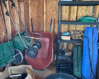 Spreader 
Shelving
A lot of good items in shead