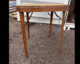 Peerless Folding Table: Vintage Fold Up Card Table