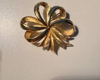 Vintage Trifari GoldTone Bow Brooch with Faux Turquoise third image