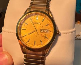 Vintage Seiko Mens GoldTone DayDate Watch N