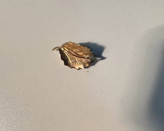 Vintage GoldTone Leaf Brooch