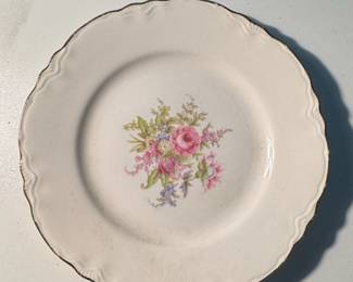 Cunningham Pickett Avon Scalloped Floral Plate