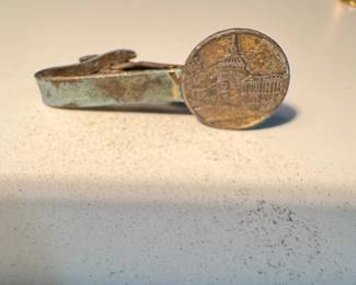 Vintage Capitol Building Cufflinks Tie Clip Set