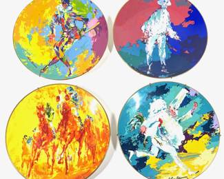 Lot 8 Collectors Plates