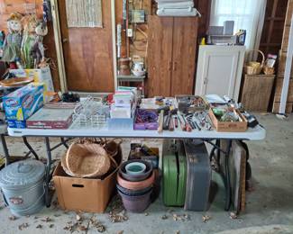 Wow! Lots in This Garage!