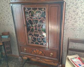 Vintage Curio Cabinet!