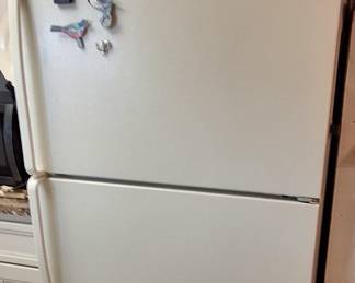 Whirlpool Refrigerator! Works Great!