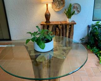 Table , console , lamp 