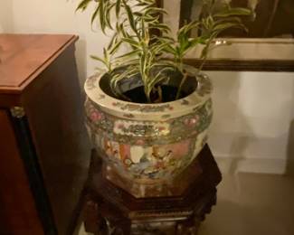 Asian pot and Asian stand 