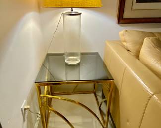 Glass top side end table that match with  coffee table 
