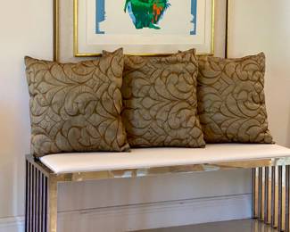 2nd home …
Large chrome bench e white leather upholstery 
3 large elegant cushions 