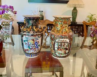 Pair of Asian vases 