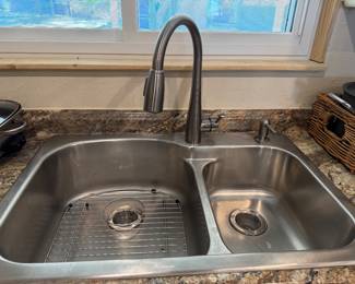 SINK AND FAUCET FOR SALE