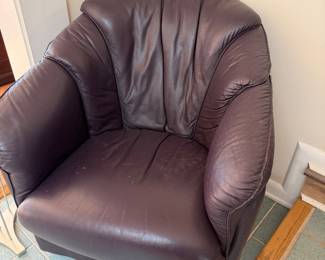 EGGPLANT LEATHER SWIVEL CHAIR