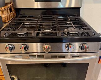 SAMSUNG GAS RANGE STOVE
