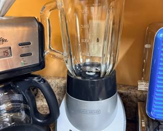 Black+Decker blender and small kitchen appliances