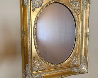 Antique ornate gold oval picture frame