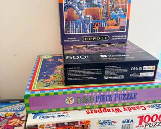 Jigsaw puzzle lot, assorted 500 and 1000 piece puzzles