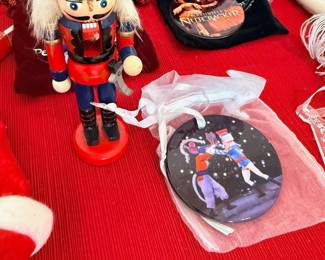 Nutcracker figurine, collector plate, Christmas decor
