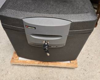 Medium/Large Size Sentry Safe with Keys