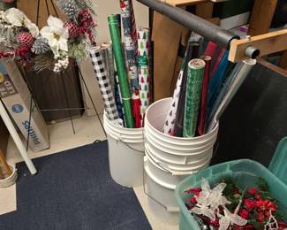 Christmas/Holiday Paper, Wreath & Picks