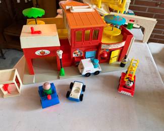 1973 Fisher Price Little People Play Family Village Fire Station Theater Police