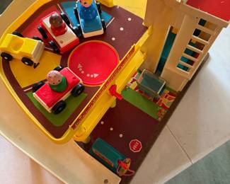 Vintage 1970 Fisher-Price Little People Parking Ramp Service Center