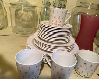 vintage dish set is identified as the Corning Centura April Tulip pattern, produced between 1972 and 1978. 