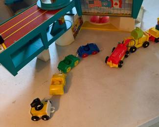 FISHER PRICE 1972 Vintage Little People Play Family Airport 