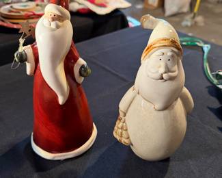  vintage ceramic Santa Claus figurines,