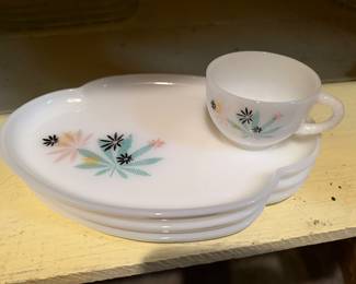 vintage Federal Glass "Atomic Flower" milk glass snack set, featuring a distinct mid-century modern starburst or leaf-like pattern. 