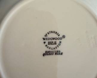 Wedgwood Queensware Lavender Blue on White 2 - 5piece Dinnerware set