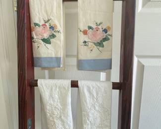 Vintage Quilt Ladder Rack & Linens